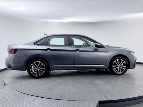 Used 2025 Volkswagen Jetta Sport FWD image 9