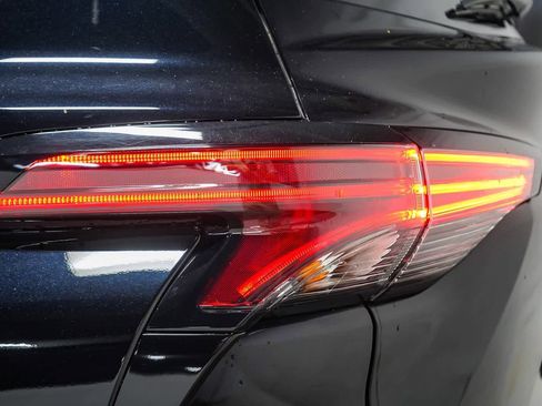 Used 2024 Toyota Sienna XSE w/ XSE Plus Package image 9