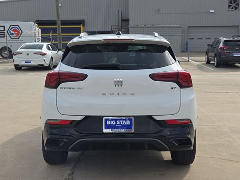Used 2024 Buick Encore GX Sport Touring FWD image 5