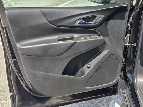 Used 2023 Chevrolet Equinox LT FWD image 8
