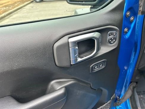 Used 2022 Jeep Gladiator Rubicon w/ LED Lighting Group image 34