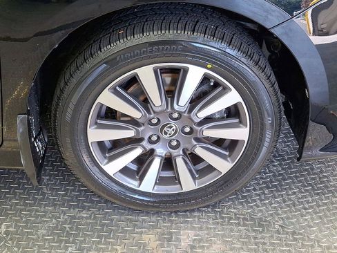 Certified 2020 Toyota Sienna XLE image 27