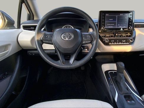 Used 2022 Toyota Corolla LE FWD image 6