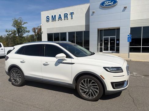 Used 2020 Lincoln Nautilus Reserve FWD image 2