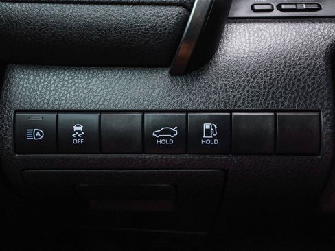 Used 2019 Toyota Camry SE FWD image 13