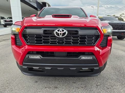 Used 2024 Toyota Tacoma TRD Sport AWD/4WD image 8