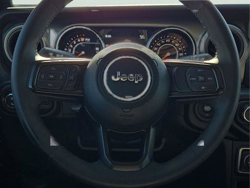Used 2023 Jeep Gladiator Sport AWD/4WD image 10