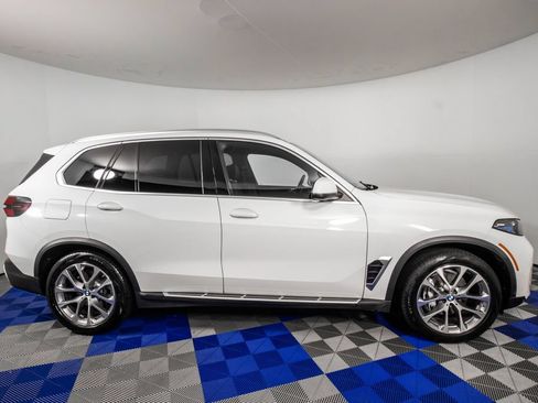 Used 2025 BMW X5 xDrive40i AWD/4WD image 4