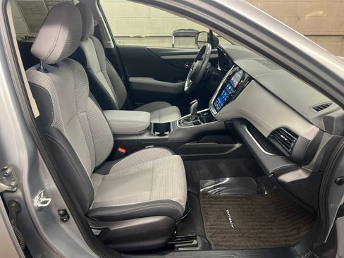 Used 2025 Subaru Outback Premium AWD/4WD image 29