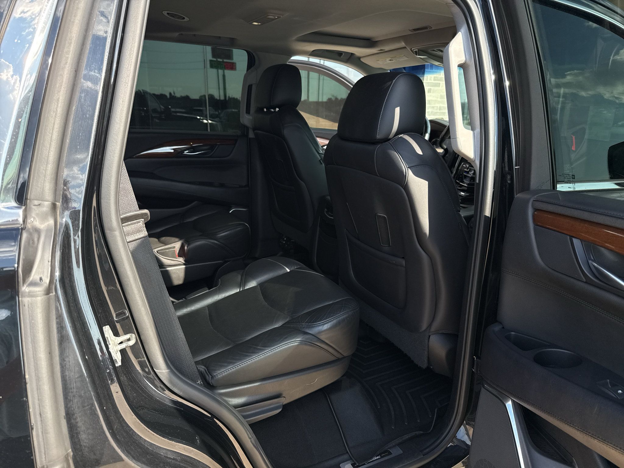 Used 2018 Cadillac Escalade Luxury AWD/4WD image 20