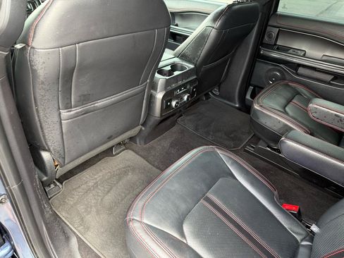 Used 2019 Ford Expedition Limited w/ Equipment Group 303A RWD image 18