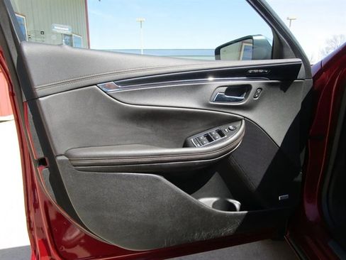 Used 2019 Chevrolet Impala Premier w/ Premier Convenience Package FWD image 11