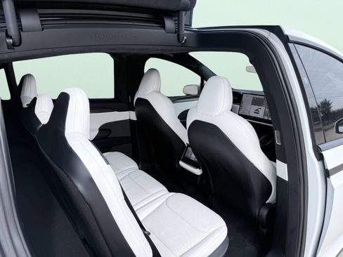 Used 2023 Tesla Model X image 45