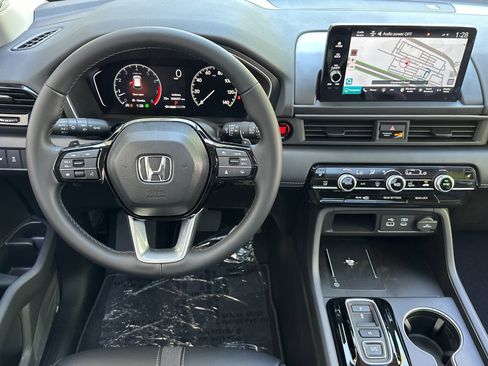 New 2025 Honda Pilot Touring image 15