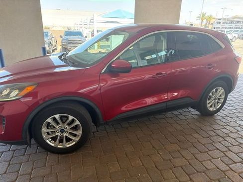 Used 2021 Ford Escape SE w/ Convenience Package FWD image 2