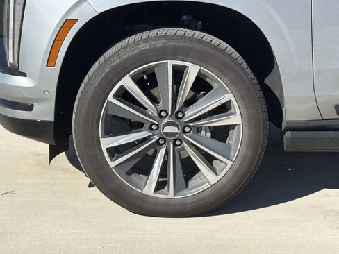 Certified 2025 Cadillac Escalade Sport image 8