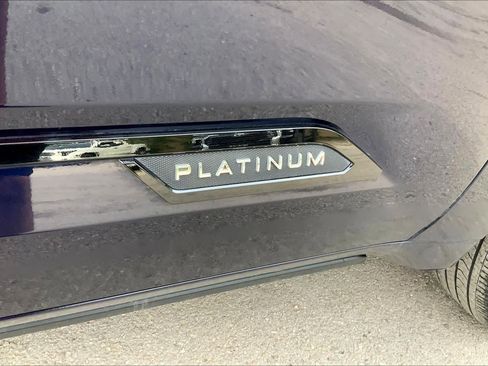 Used 2023 Toyota Tundra Platinum image 10