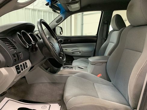 Used 2011 Toyota Tacoma 4x4 Double Cab image 4