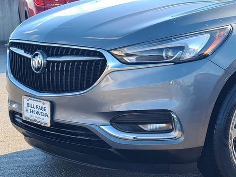 Used 2018 Buick Enclave Essence image 3