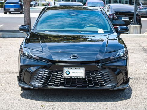 Used 2025 Toyota Camry SE FWD image 2