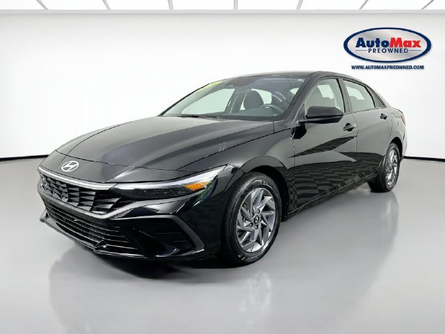 Used 2026 Hyundai Elantra Hybrid FWD image 4