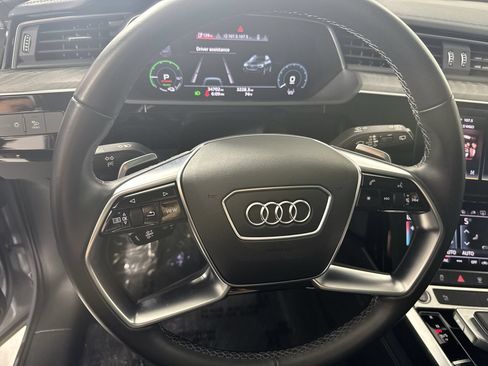 Used 2022 Audi e-tron Premium w/ Convenience Plus Package AWD/4WD image 13