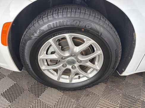 Used 2023 Chrysler Pacifica Touring-L FWD image 27
