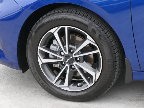 Used 2024 Kia Forte LXS FWD image 9