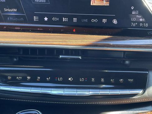 Used 2023 Cadillac Escalade ESV Premium Luxury AWD/4WD image 40