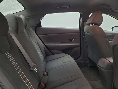 Used 2023 Hyundai Elantra SEL w/ Convenience Package image 19