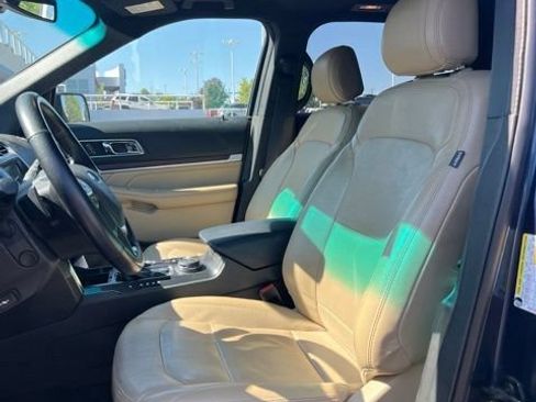 Used 2017 Ford Explorer Limited w/ Equipment Group 301A AWD/4WD image 12