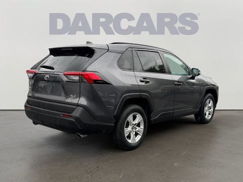 Used 2021 Toyota RAV4 XLE AWD/4WD image 6