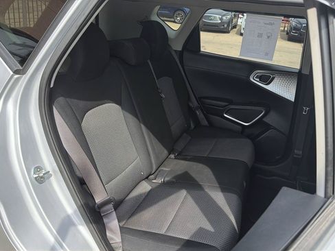 Used 2021 Kia Soul LX FWD image 26