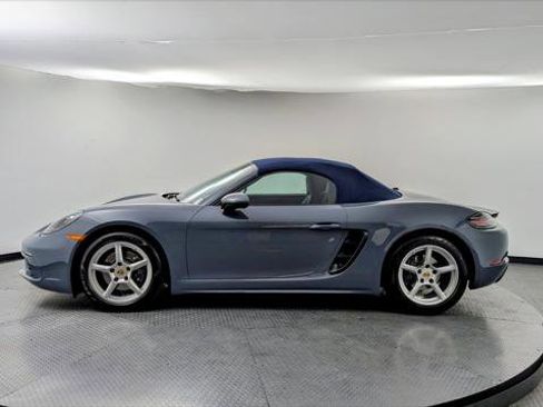 Used 2017 Porsche 718 Boxster image 28