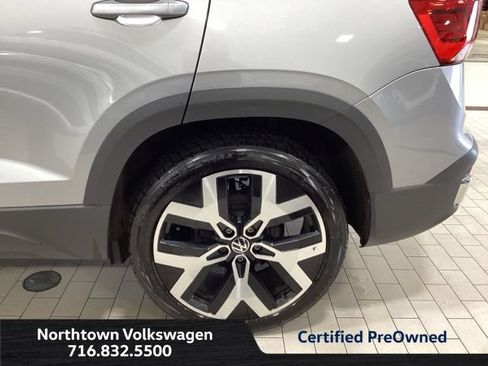 Certified 2023 Volkswagen Taos SEL AWD/4WD image 3