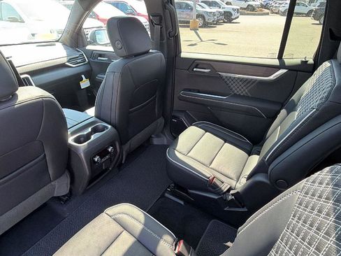 New 2026 GMC Acadia Denali w/ Super Cruise Package AWD/4WD image 39