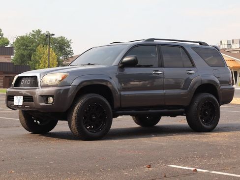 Used 2006 Toyota 4Runner SR5 AWD/4WD image 11