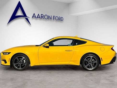 Used 2024 Ford Mustang Premium image 3