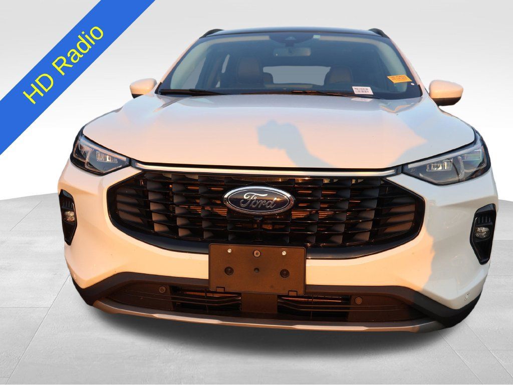 Used 2023 Ford Escape Platinum w/ Premium Technology Package AWD/4WD image 6