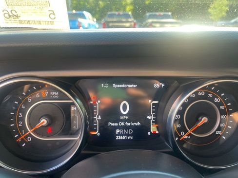 Used 2022 Jeep Wrangler Unlimited Sport AWD/4WD image 2
