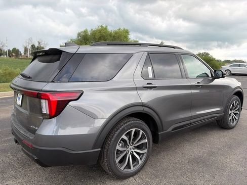 New 2026 Ford Explorer ST-Line AWD/4WD image 4