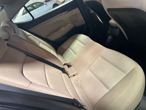 Used 2017 Hyundai Elantra SE image 42