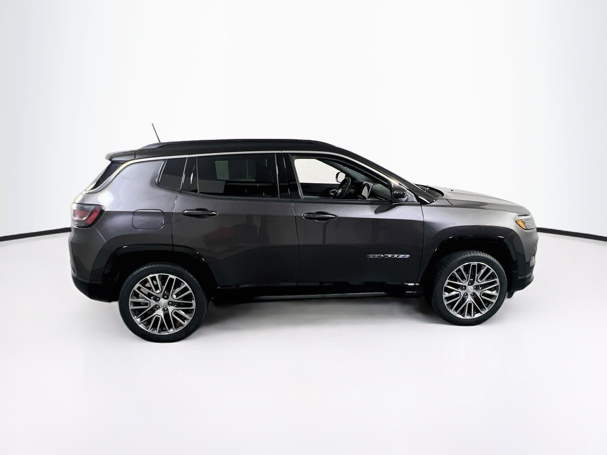Used 2023 Jeep Compass Limited w/ Elite Group AWD/4WD image 4