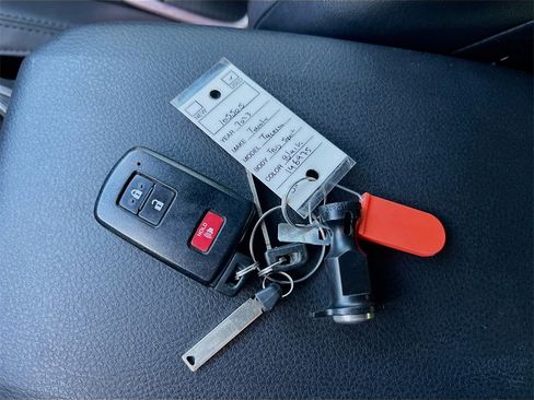 Used 2023 Toyota Tacoma TRD Sport image 32