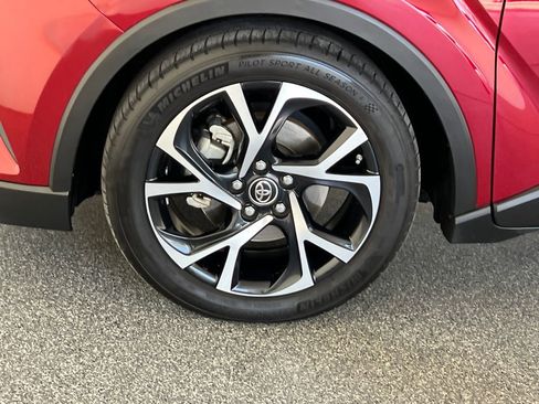 Used 2018 Toyota C-HR XLE image 27