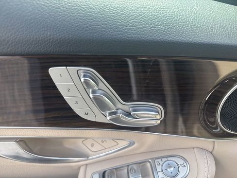 Used 2019 Mercedes-Benz C 300 Sedan image 12