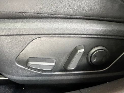 Used 2023 Hyundai Elantra Limited FWD image 31
