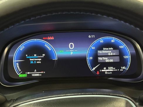 Used 2023 Toyota Venza Limited image 31