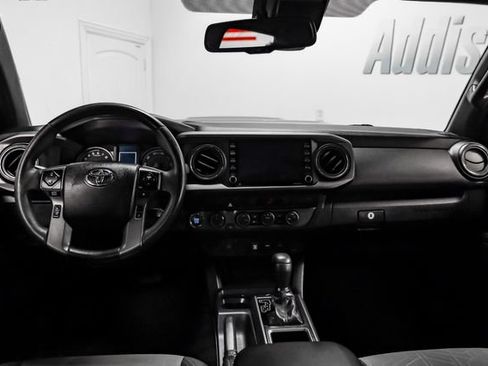 Used 2021 Toyota Tacoma TRD Sport AWD/4WD image 11