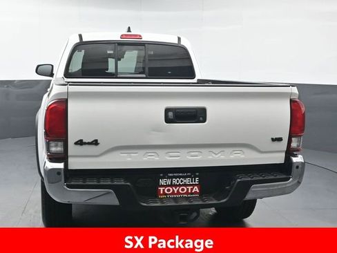 Used 2023 Toyota Tacoma SR5 AWD/4WD image 4